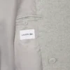 Abrigo de lana con diseño en V y doble botonadura para hombre