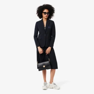 Blazer de lana de corte entallado con logotipo bordado para mujer