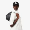 Bolso hobo pequeño de piel con relieve Maheki