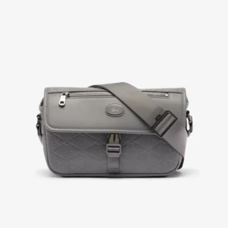 Bolso pequeño de piel con solapa y monograma