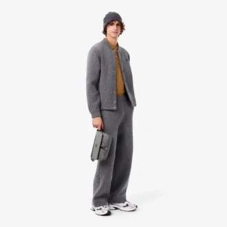 Bolso pequeño de piel con solapa y monograma