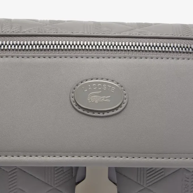 Bolso pequeño de piel con solapa y monograma