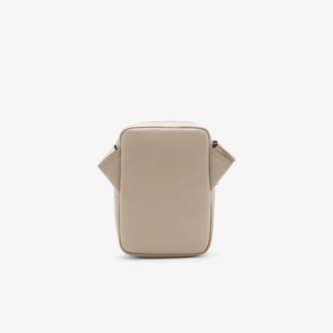 Bolso tipo cartera con monograma