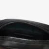 Bolso tipo cartera con monograma