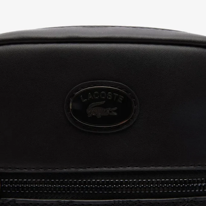 Bolso tipo cartera con monograma