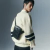 Bolso tipo cartera con monograma
