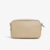 Bolso vertical de cuero con monograma