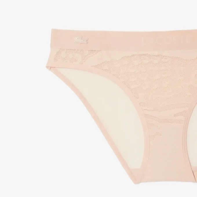 Calzoncillos de malla con la marca en la cintura