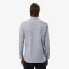 Camisa de hombre de corte entallado, a rayas y elástica, con botones