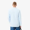 Camisa de hombre de corte entallado, a rayas y elástica, con botones