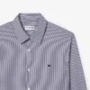 Camisa de hombre de corte entallado, a rayas y elástica, con botones