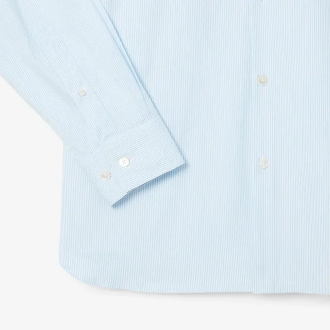 Camisa de hombre de corte entallado, a rayas y elástica, con botones