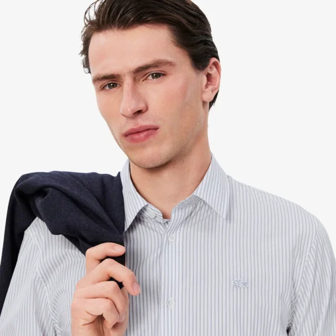 Camisa de hombre de corte regular a rayas con botones