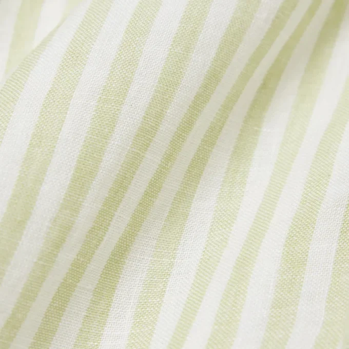 Camisa de lino a rayas de corte regular para hombre