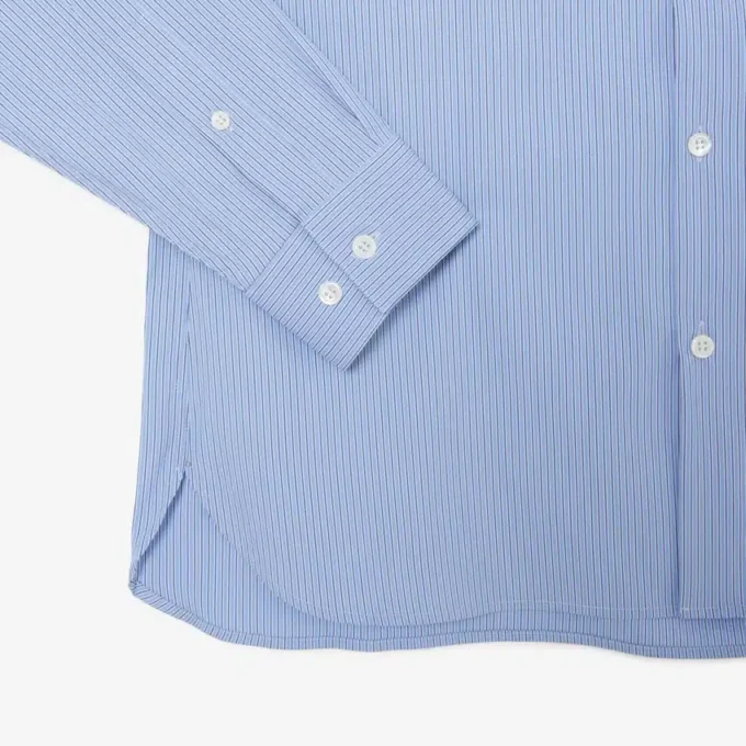 Camisa de popelín elástico a rayas de corte entallado