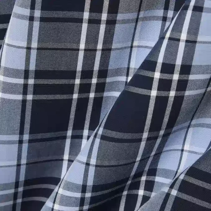 Camisa de popelín elástico con estampado de cuadros vichy y corte entallado