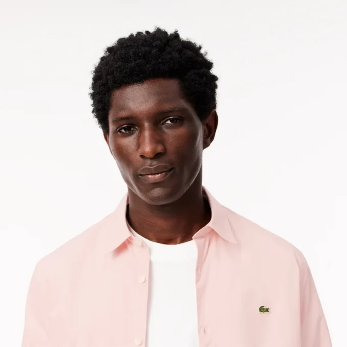 Camisa de popelín elástico de corte entallado para hombre