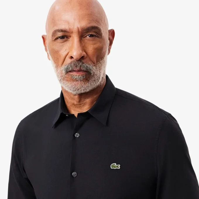 Camisa de popelín elástico de corte entallado para hombre