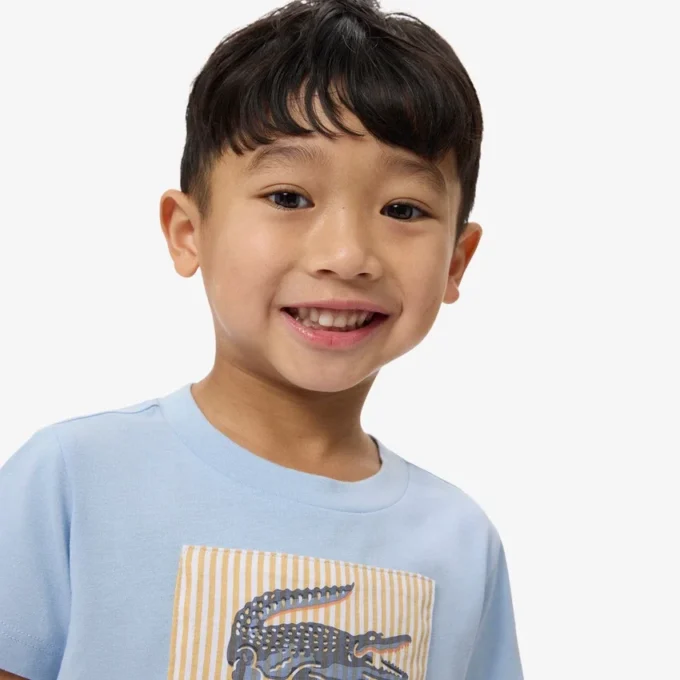 Camiseta de algodón con detalle de insignia