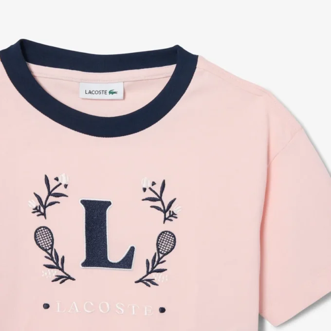Camiseta de algodón con insignia en contraste