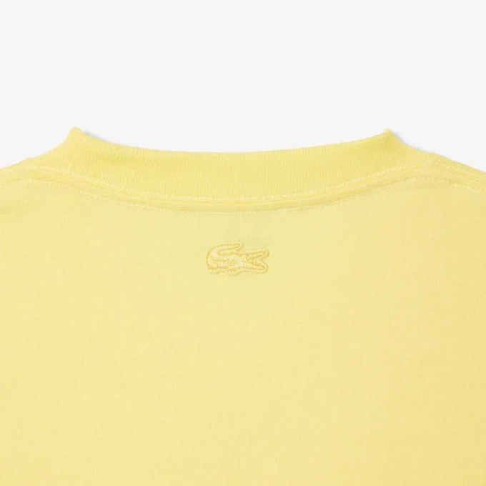 Camiseta de corte clásico con detalle de insignia grande