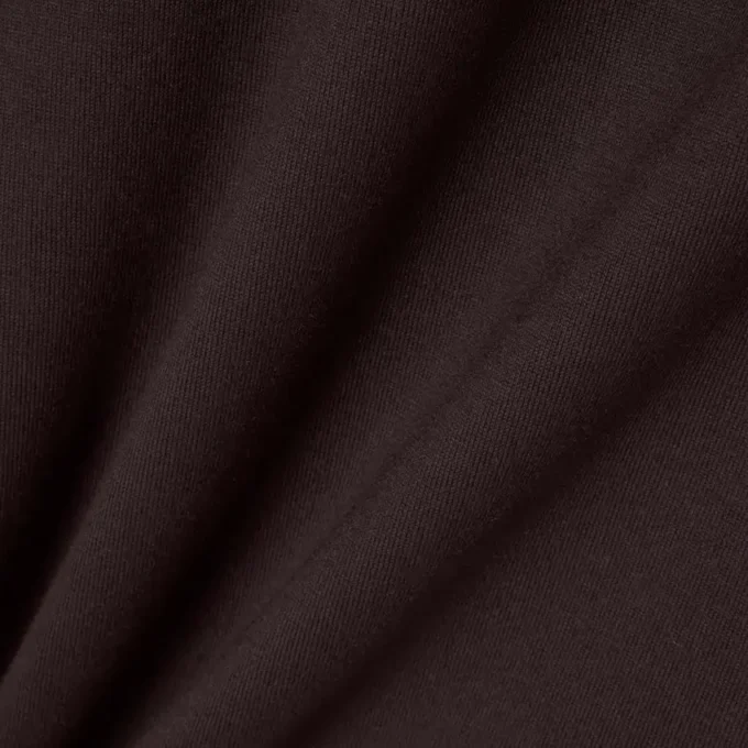 Camiseta de corte clásico con detalle de insignia grande