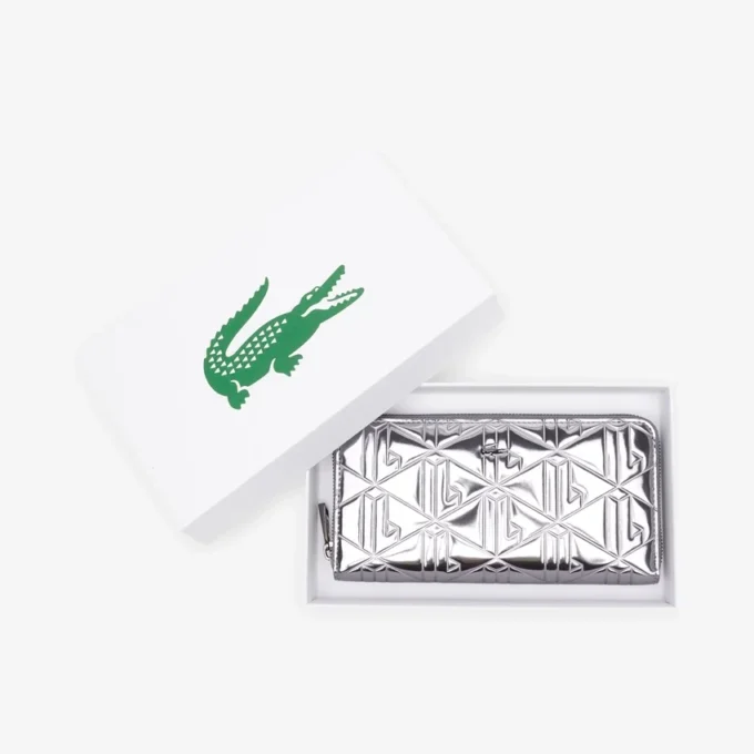 Cartera grande con cremallera y acabado metalizado