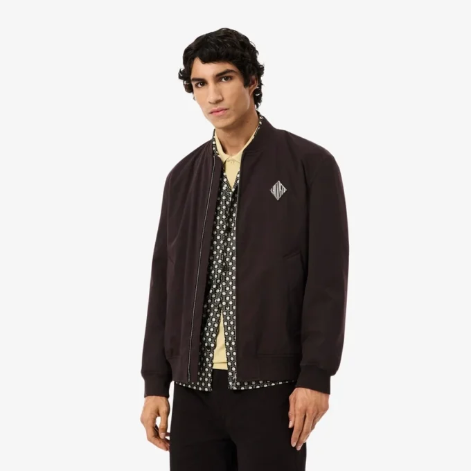 Chaqueta bomber retro con insignia y repelente al agua