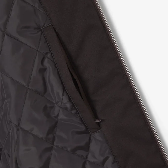 Chaqueta bomber retro con insignia y repelente al agua
