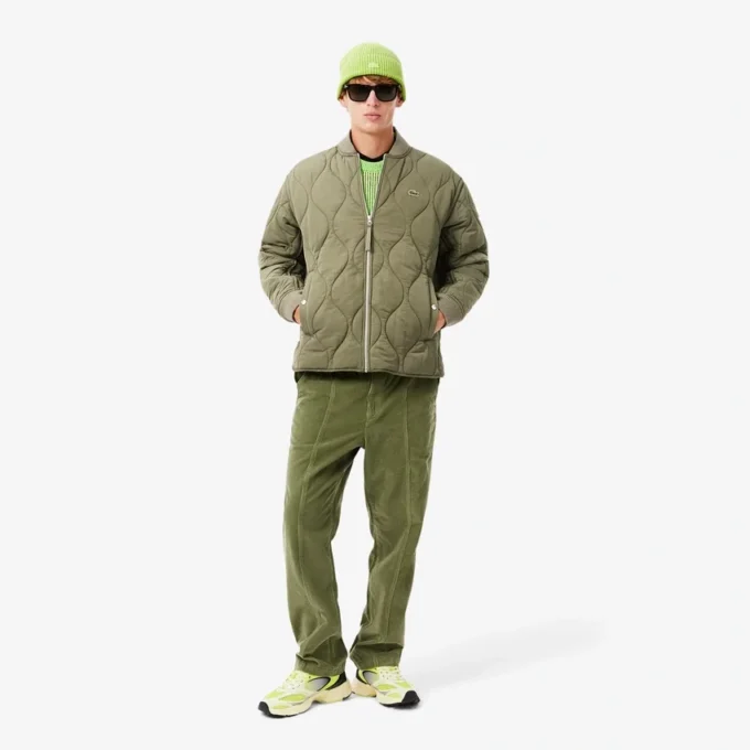 Chaqueta con insignia repelente al agua para hombre
