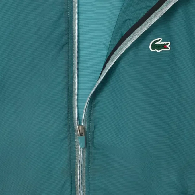 Chaqueta deportiva ligera y repelente al agua para hombre