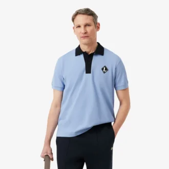 Fabricado en Francia. Polo clásico con insignia