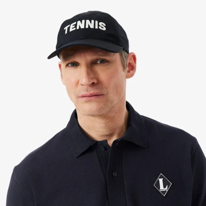 Fabricado en Francia. Polo clásico con insignia