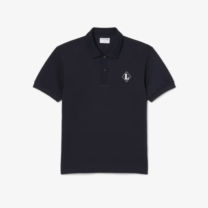 Fabricado en Francia. Polo clásico con insignia