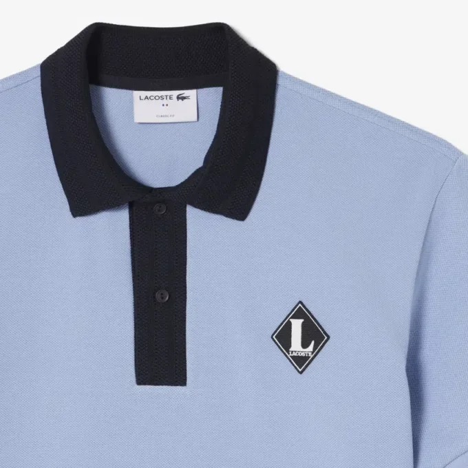 Fabricado en Francia. Polo clásico con insignia