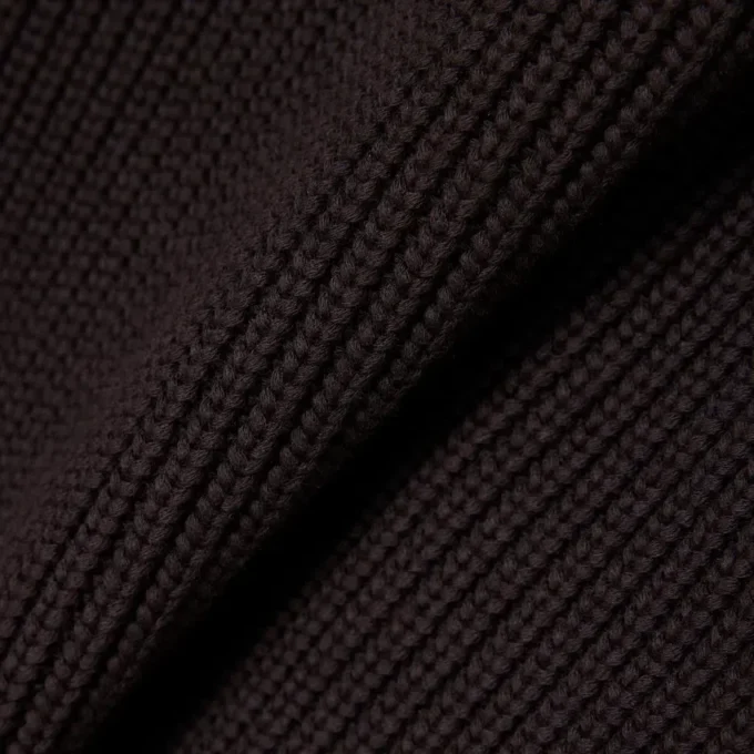 Jersey con detalle de insignia de punto acanalado perlado