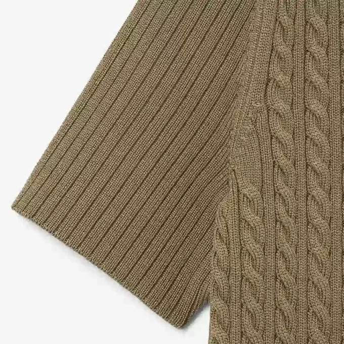 Jersey de cuello polo con punto trenzado de pasarela