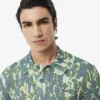 Jersey de manga corta con cuello polo y estampado gráfico para hombre