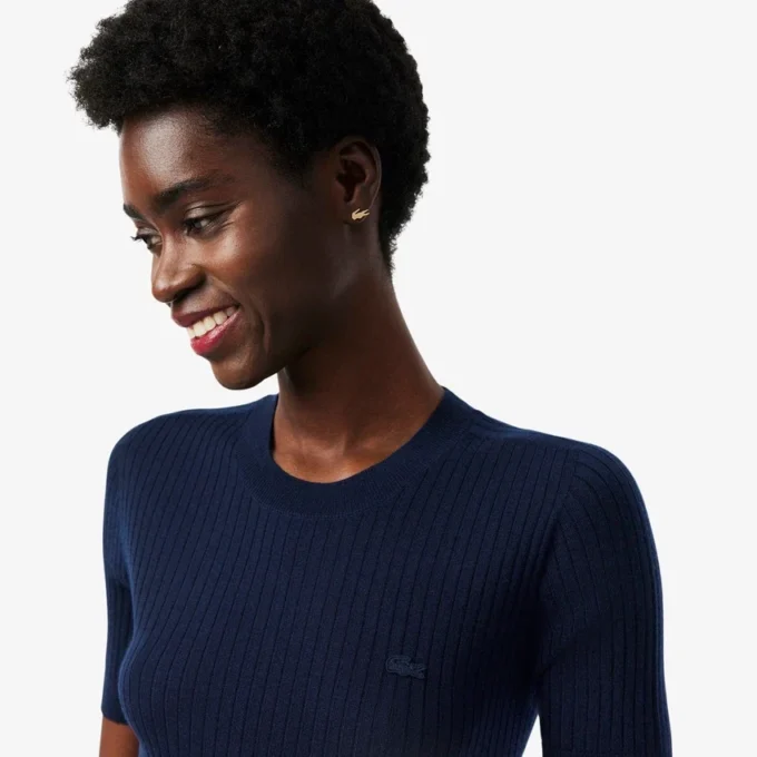 Jersey de punto acanalado de lana merina de manga corta para mujer