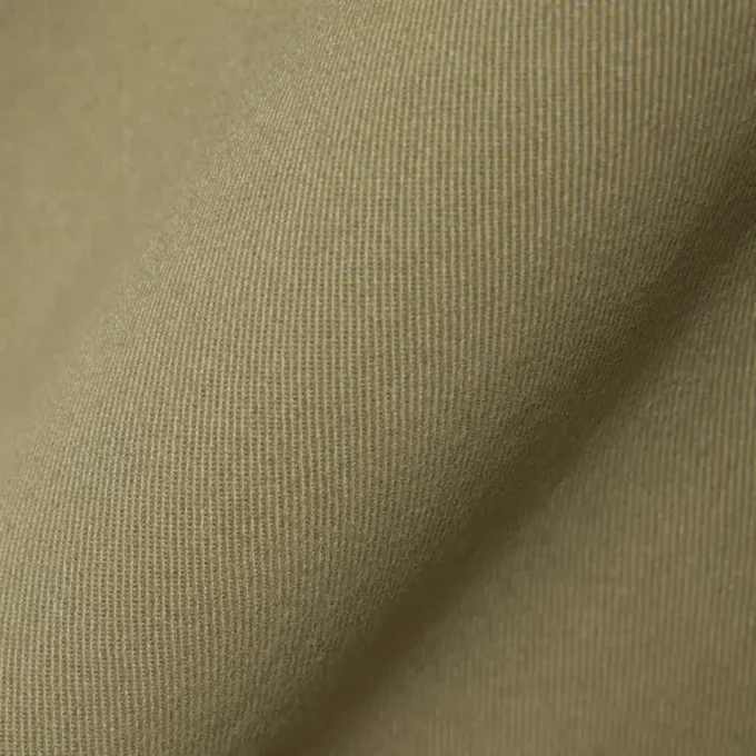 Pantalones chinos de sarga elástica de corte ajustado