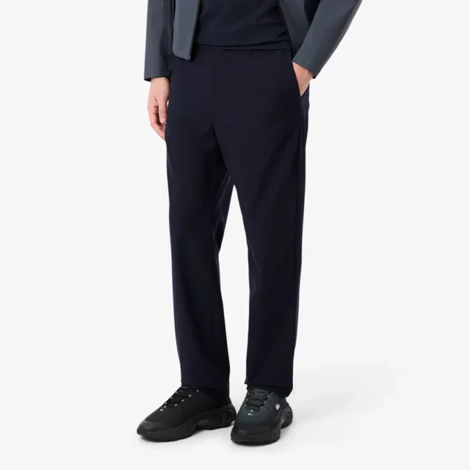 Pantalones chinos elásticos de corte regular