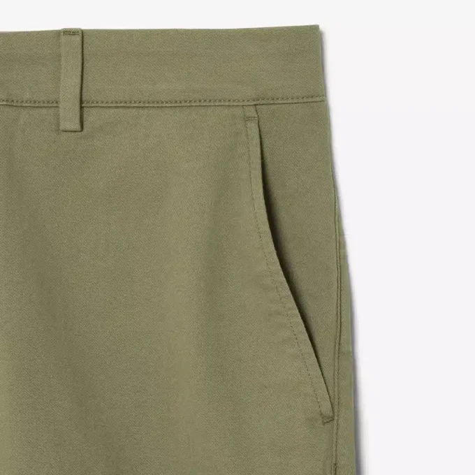 Pantalones cortos bermudas de sarga de algodón elástico de corte regular