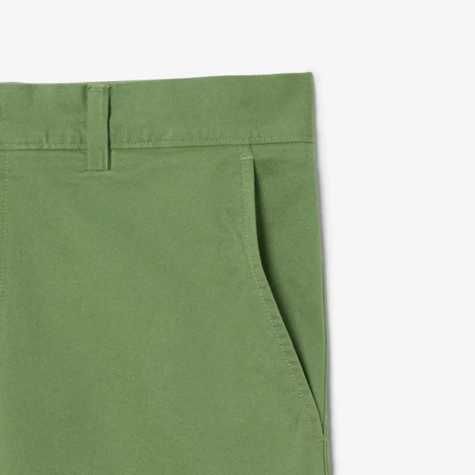 Pantalones cortos chinos de sarga elástica