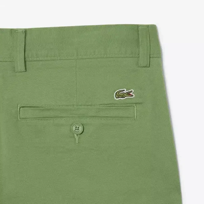 Pantalones cortos chinos de sarga elástica