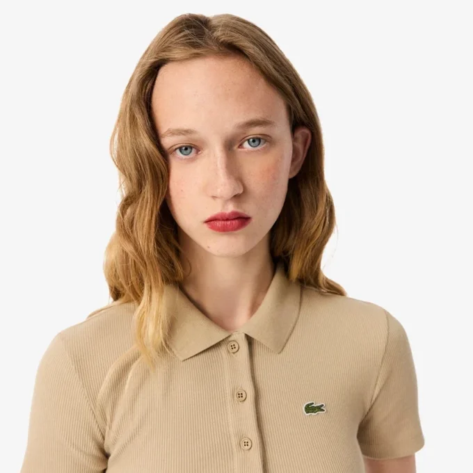Polo de algodón acanalado L.12.D de corte entallado para mujer