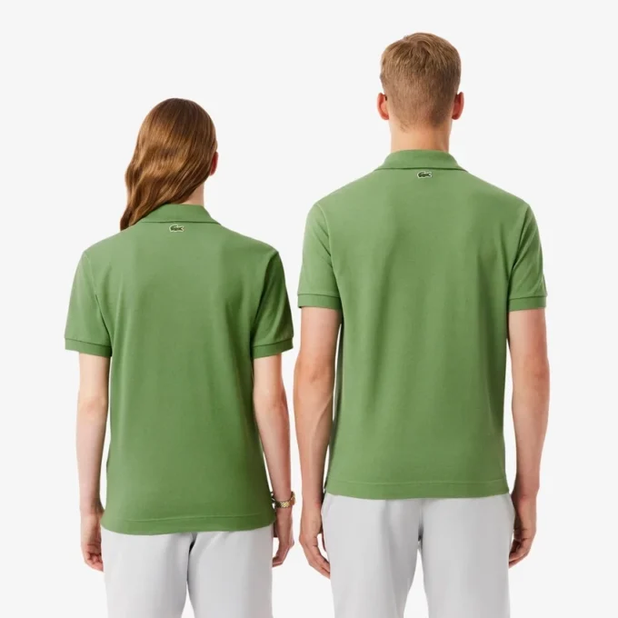 Polo de corte clásico con logotipo en relieve