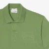 Polo de corte clásico con logotipo en relieve