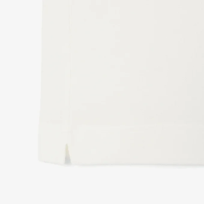 Polo de corte clásico con logotipo en relieve