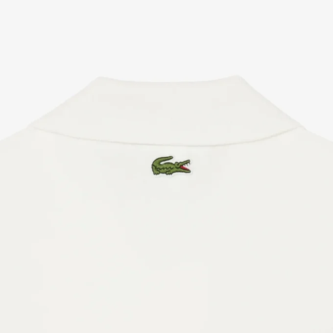 Polo de corte clásico con logotipo en relieve
