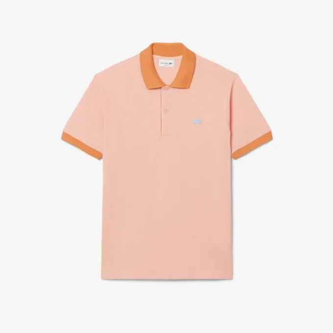 Polo de corte clásico con ribete en contraste